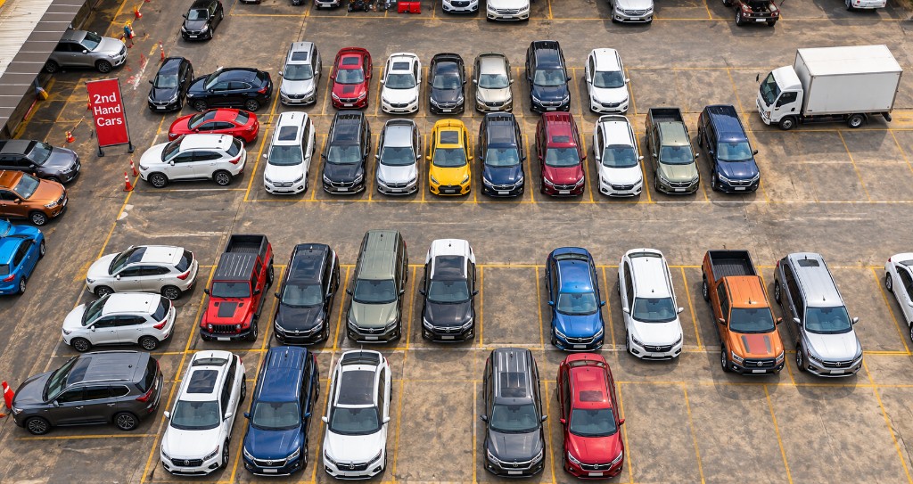 Auto & Vehicle Yards